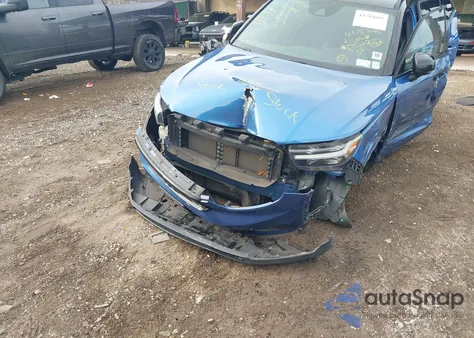 2021 Volvo Xc40 T5 R-Design from USA, damaged, VIN YV4162UM1M2403679